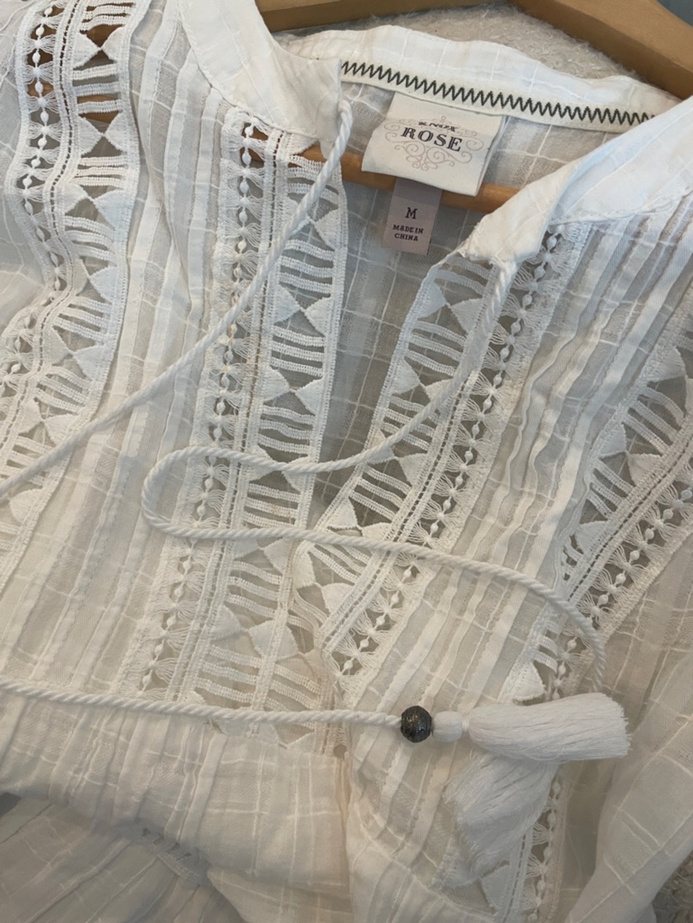 Knox Rose Short-Sleeve V-Neck Shift Dress - Picture 3 of 4